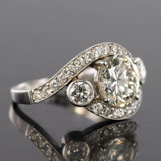 Skinnende Ring i Krystal Sølv