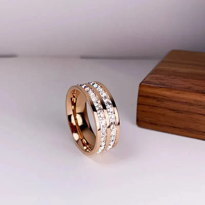 Elegant ring med dobbelt zirconia indlæg