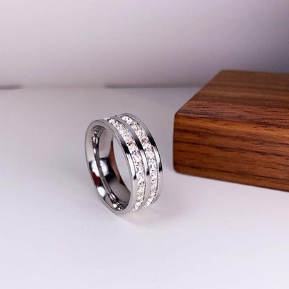 Elegant ring med dobbelt zirconia indlæg