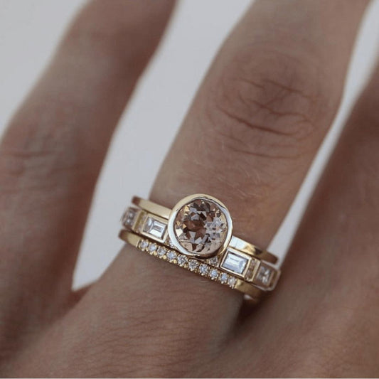 Vintage ring med gyldent zirkonium