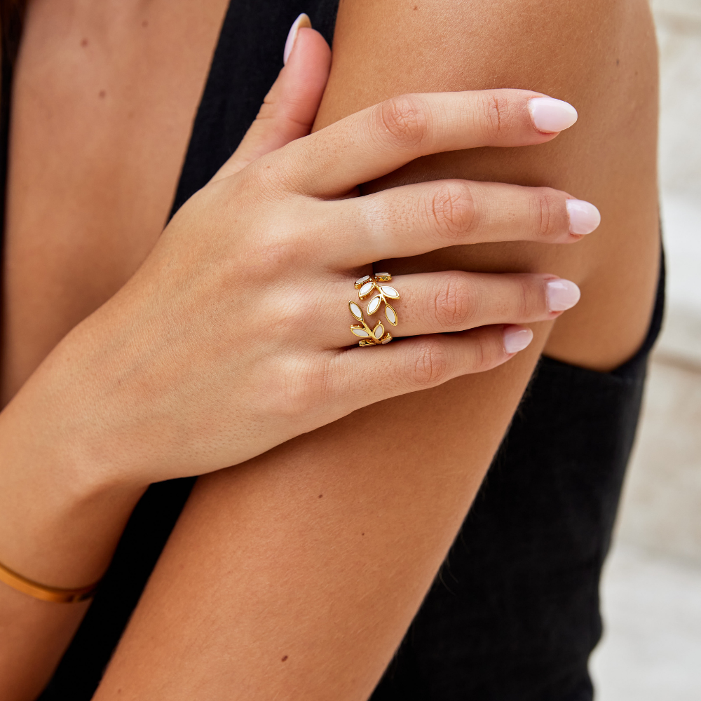 Guldblad Motif Ring