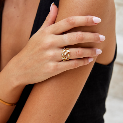 Guldblad Motif Ring