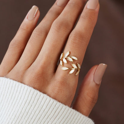 Guldblad Motif Ring