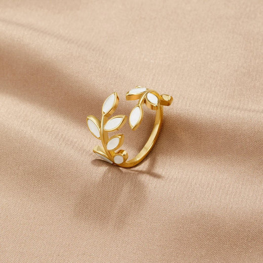 Guldblad Motif Ring