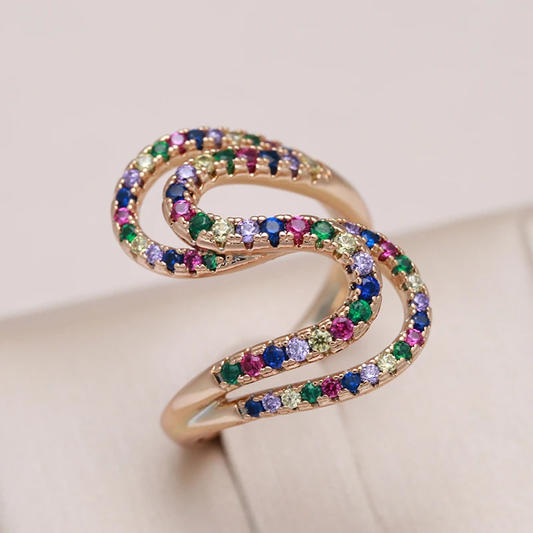 Elegant ring lavet af farverig zirkonia