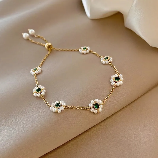 Elegant Margueritarmbånd med Grønne Krystaller