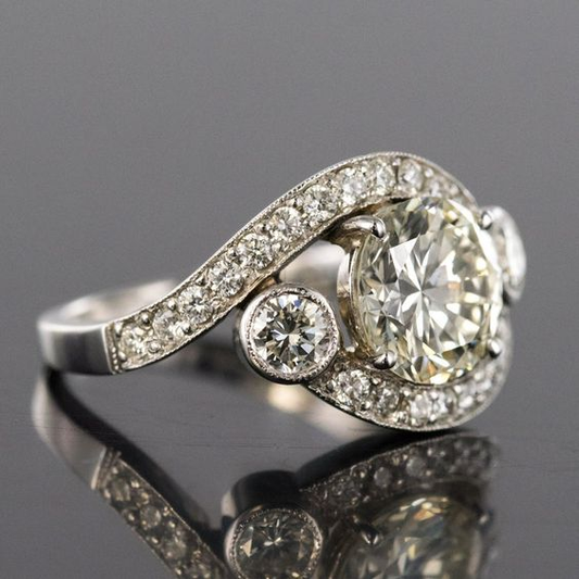 Skinnende Ring i Krystal Sølv